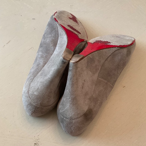 Christian Louboutin Melisa beige grey suede wedge pumps shoes sz. 37
